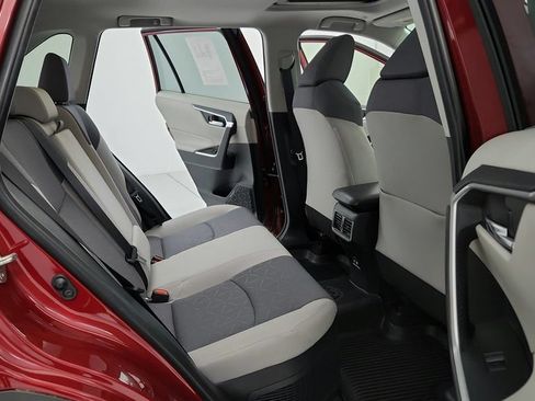 Used 2024 Toyota RAV4 XLE w/ Convenience Package AWD/4WD image 18