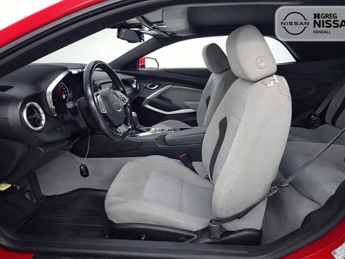 Used 2020 Chevrolet Camaro LT RWD image 7