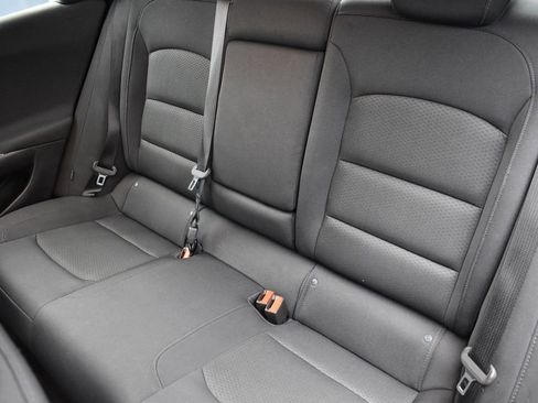 Used 2017 Chevrolet Malibu LT image 24