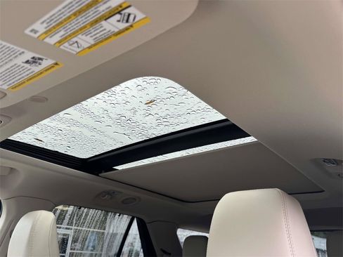 Used 2022 Ford Explorer Platinum w/ Equipment Group 601A image 21