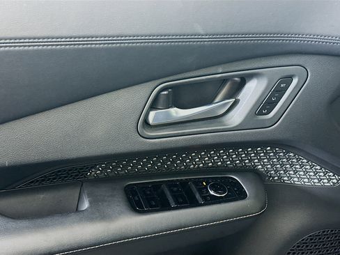 Used 2025 Nissan Ariya FWD image 15