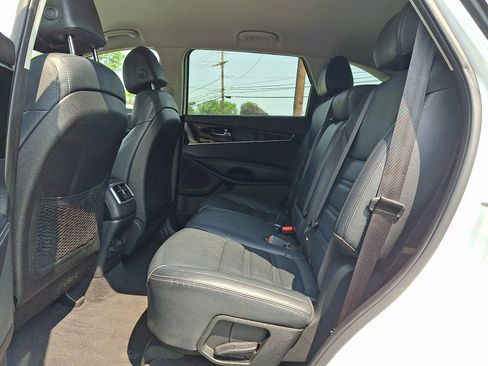 Used 2017 Kia Sorento FWD w/ LX Convenience Package image 10