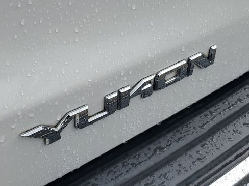 Used 2020 GMC Yukon Denali w/ Denali Premium Package RWD image 6