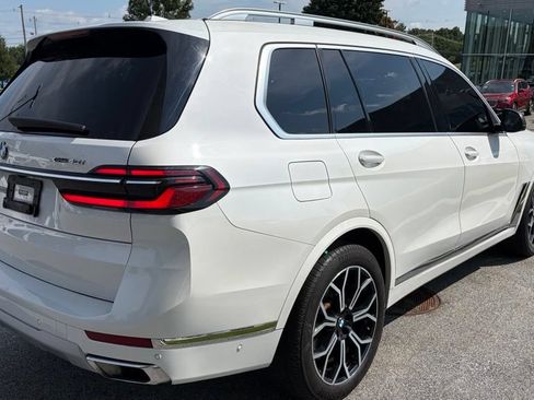 Used 2024 BMW X7 xDrive40i w/ Premium Package AWD/4WD image 4