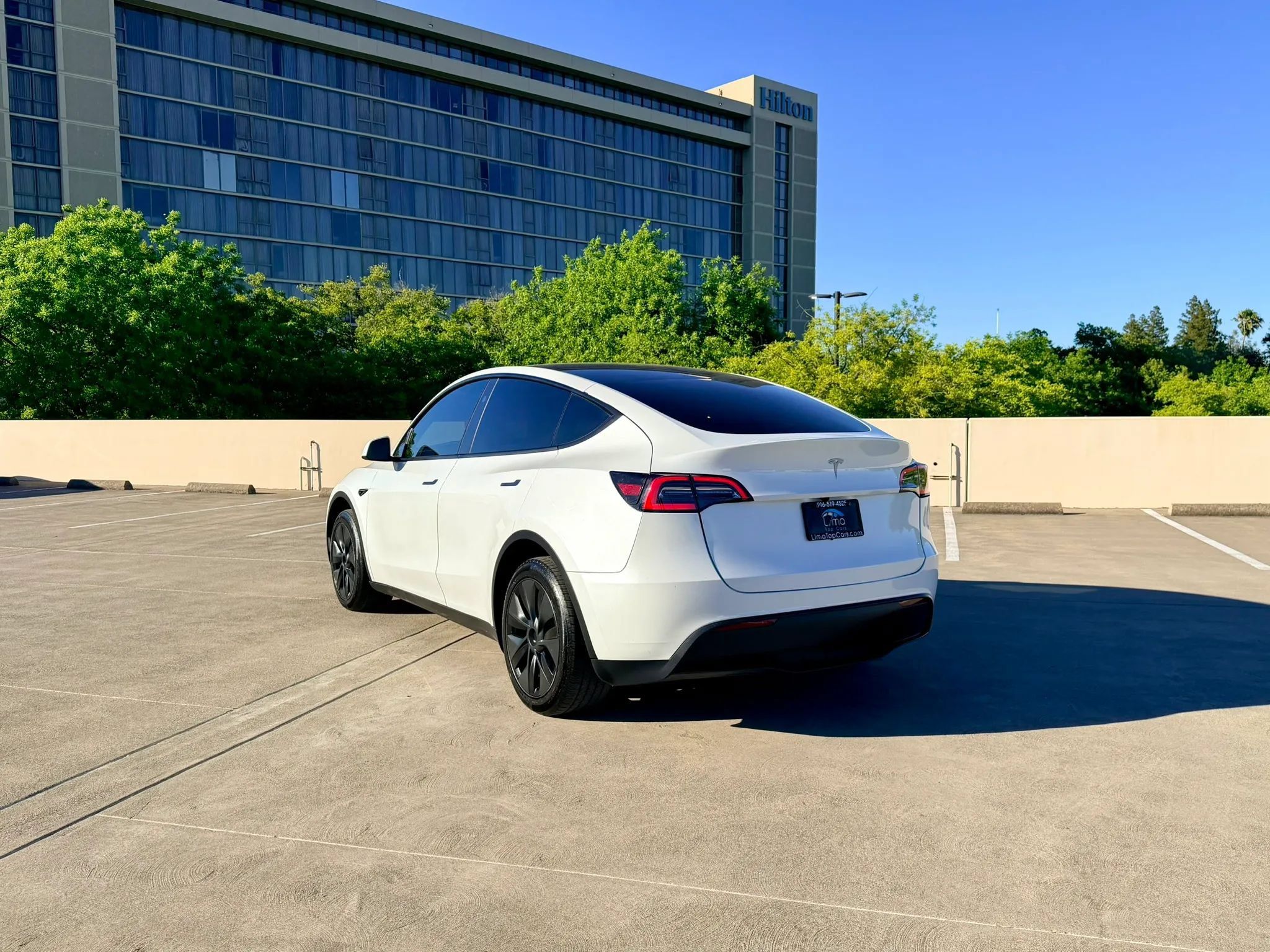 Used 2024 Tesla Model Y Long Range RWD image 7