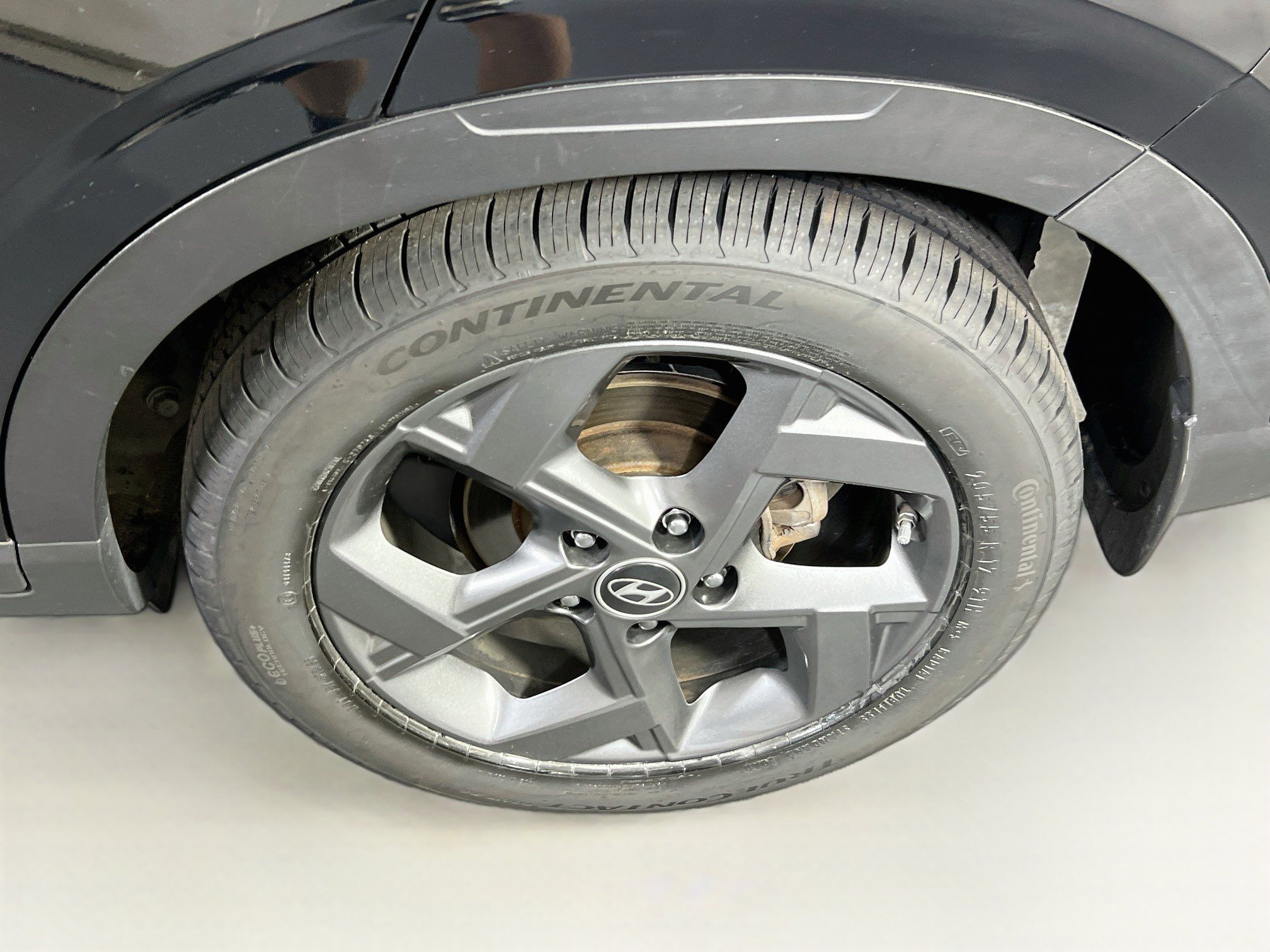 Used 2023 Hyundai Venue SEL FWD image 29