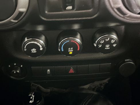 Used 2013 Jeep Wrangler Unlimited Sport AWD/4WD image 19