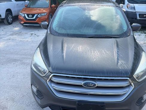 Used 2017 Ford Escape SE AWD/4WD image 2
