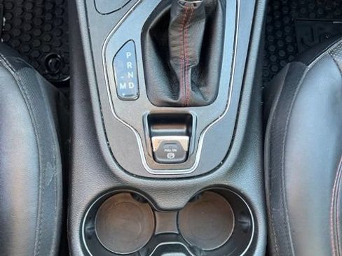 Used 2019 Jeep Cherokee Trailhawk AWD/4WD image 20