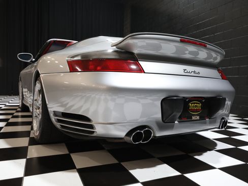 Used 2004 Porsche 911 Turbo AWD/4WD image 38