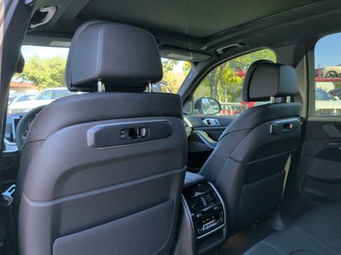 Used 2026 BMW X5 xDrive40i w/ M Sport Package AWD/4WD image 34
