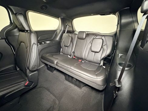 New 2027 Chrysler Pacifica Select FWD image 6
