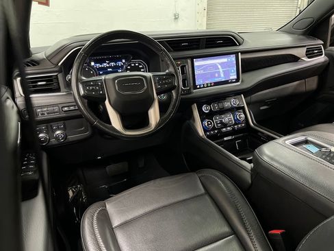 Used 2021 GMC Yukon XL Denali AWD/4WD image 14