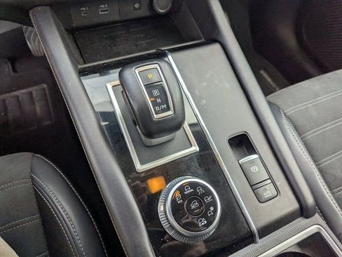 Used 2024 Mitsubishi Outlander SE image 13