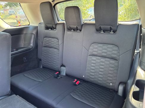 Used 2025 Nissan Pathfinder SV FWD image 26
