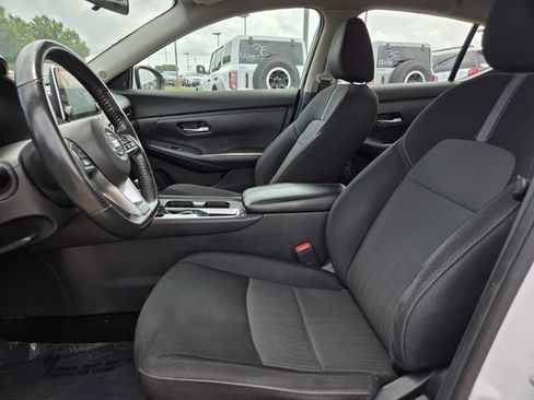 Used 2022 Nissan Sentra SV FWD image 13