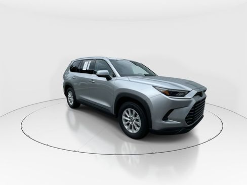 Used 2026 Toyota Grand Highlander AWD Hybrid image 2