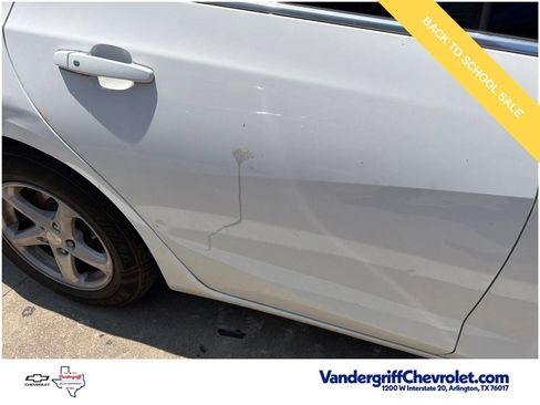 Used 2017 Chevrolet Malibu LS w/ LPO, Convenience Package 2 FWD image 8