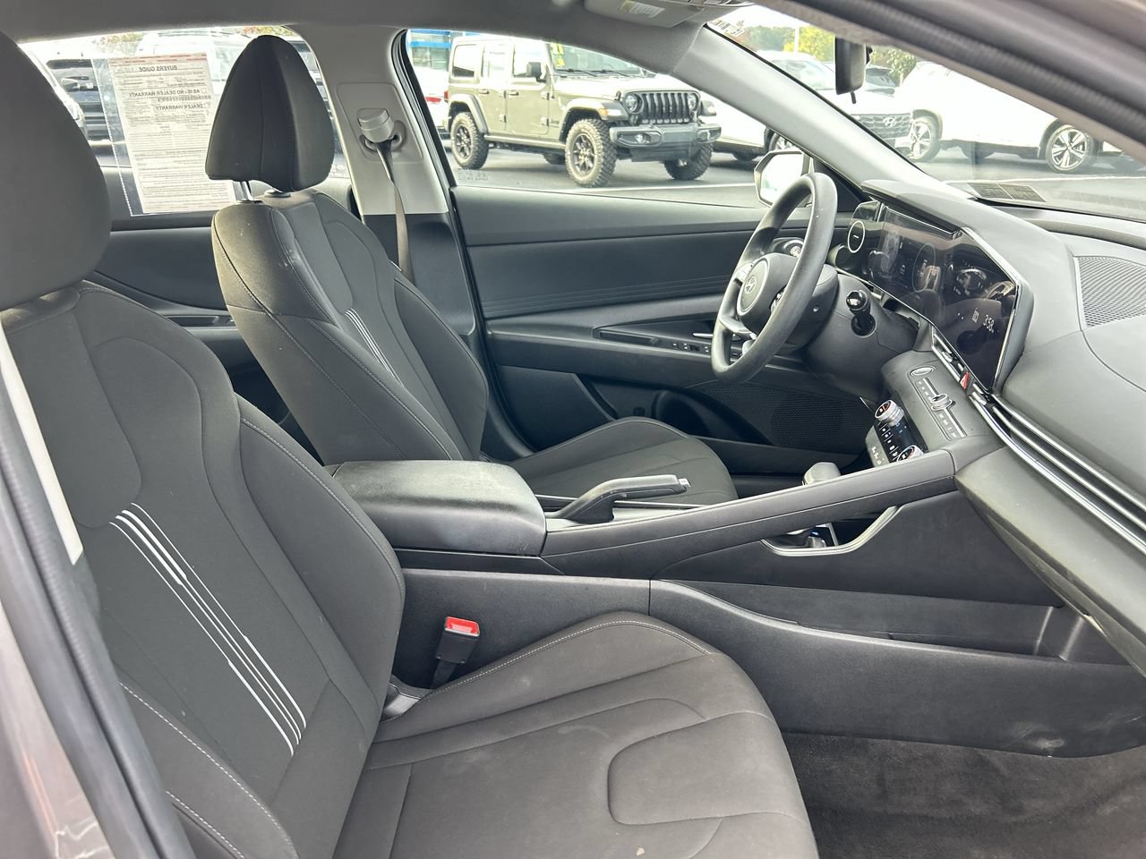 Used 2024 Hyundai Elantra SEL FWD image 12