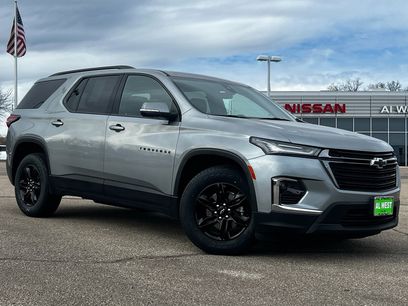 Used 2023 Chevrolet Traverse LT