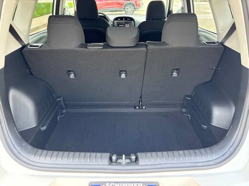 Used 2025 Kia Soul LX FWD image 17