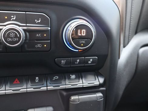 Used 2019 Chevrolet Silverado 1500 High Country AWD/4WD image 13