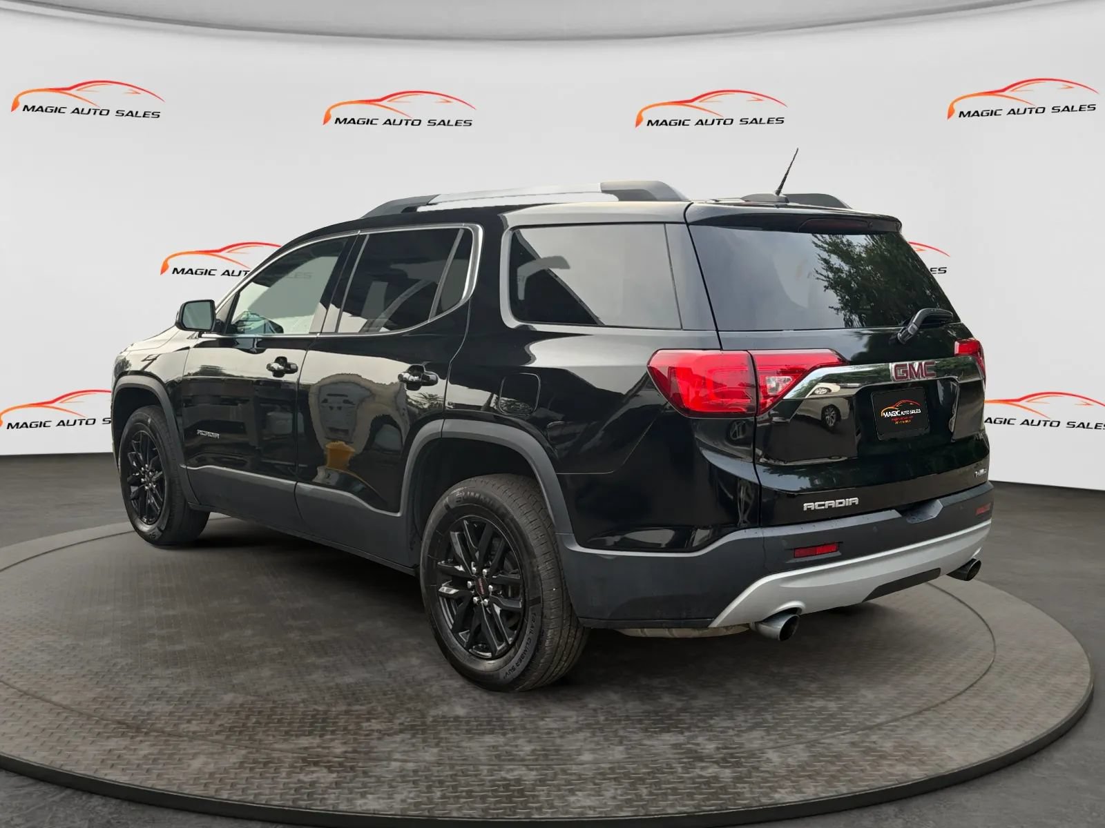 Used 2019 GMC Acadia SLT AWD/4WD image 8
