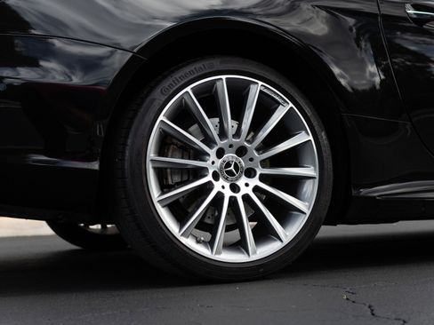 Used 2019 Mercedes-Benz SL 550 image 11