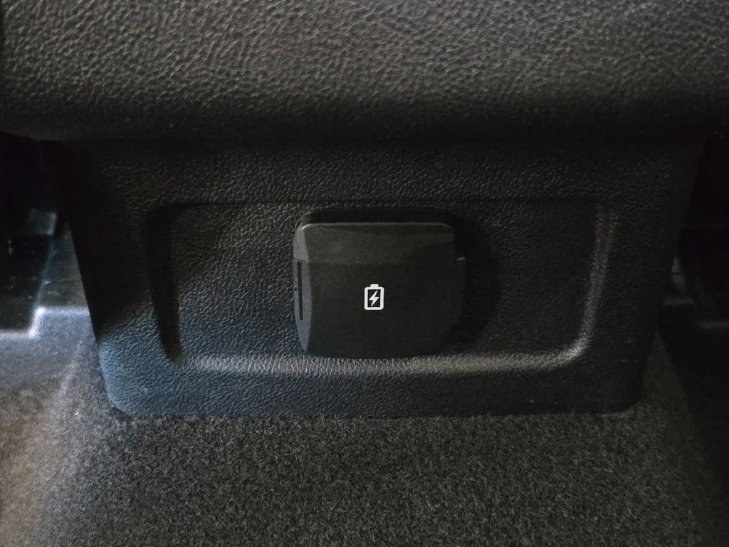 Used 2023 Lincoln Corsair AWD image 19