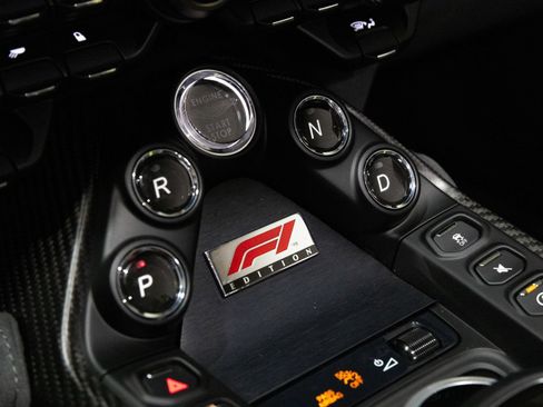 Used 2023 Aston Martin V8 Vantage Roadster RWD image 43