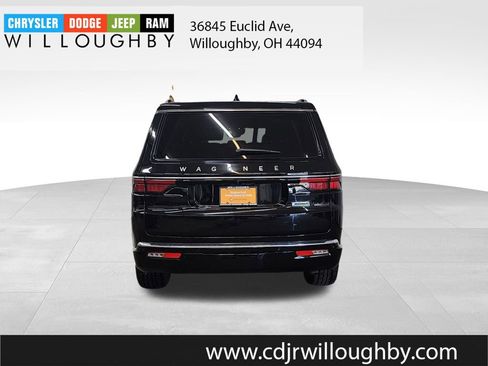 Certified 2025 Jeep Wagoneer Series II AWD/4WD image 7