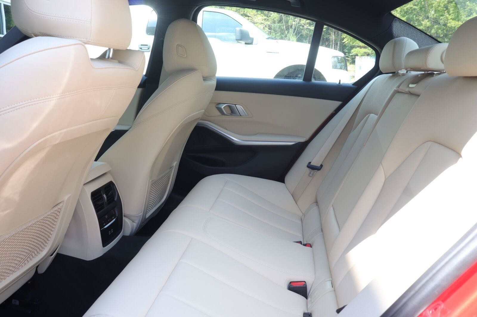 Used 2021 BMW 330i Sedan w/ Premium Package RWD image 13
