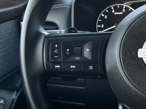 Used 2023 Nissan Rogue S image 13