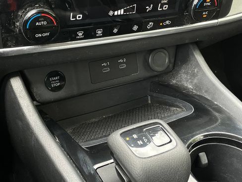 Used 2024 Nissan Rogue SV FWD image 20