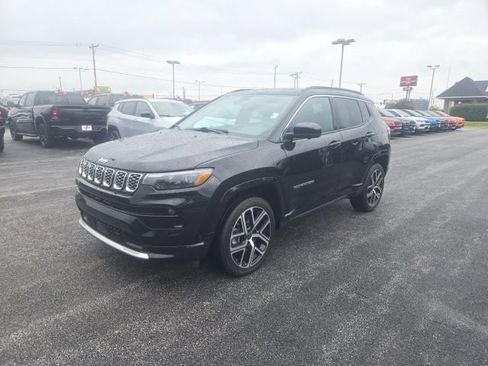 Used 2025 Jeep Compass Limited w/ Elite Group AWD/4WD image 1