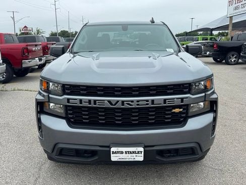 Used 2020 Chevrolet Silverado 1500 Custom w/ Custom Value Package AWD/4WD image 2