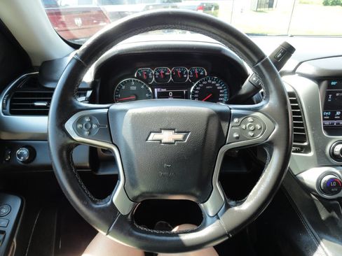 Used 2016 Chevrolet Suburban LS RWD image 21