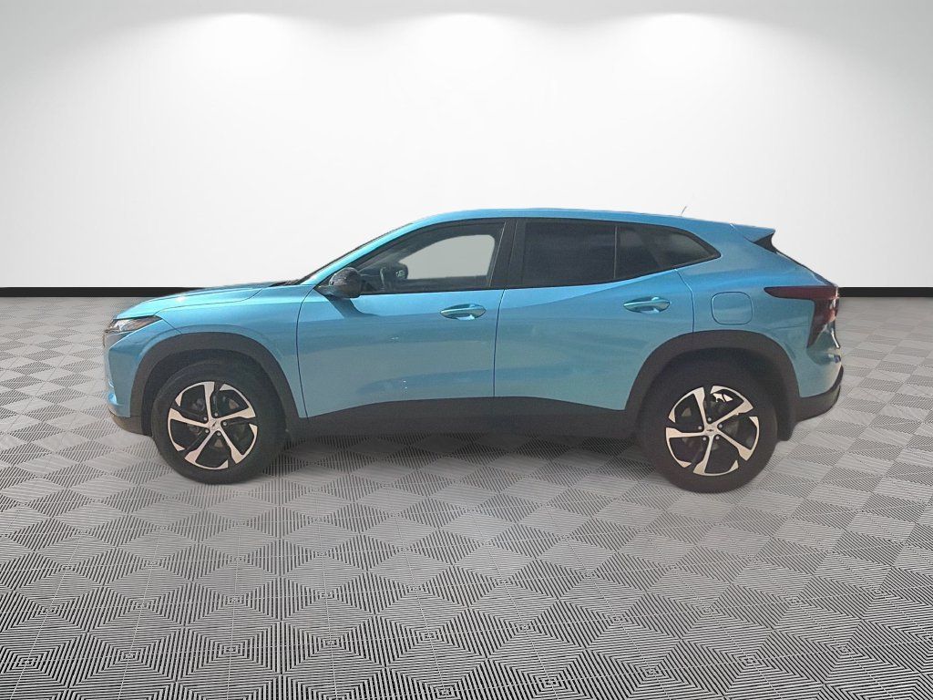 Used 2025 Chevrolet Trax RS w/ Driver Confidence Package FWD image 6