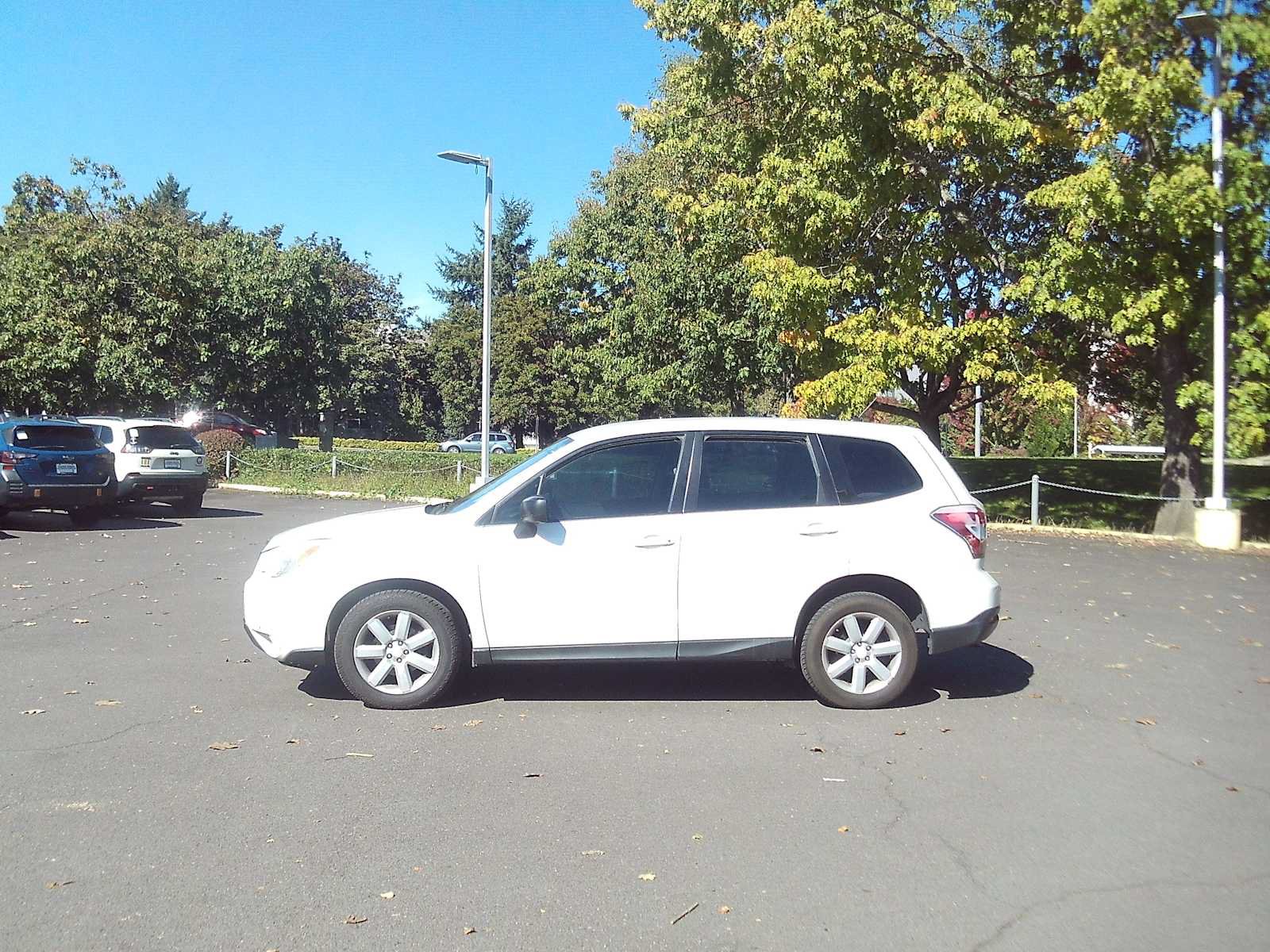 Used 2014 Subaru Forester 2.5i w/ Popular Package #1 AWD/4WD image 2
