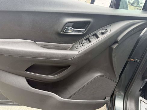 Certified 2019 Chevrolet Trax LS w/ Tint and Cruise Package FWD image 17
