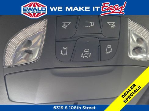 New 2026 Chrysler Pacifica Select image 20