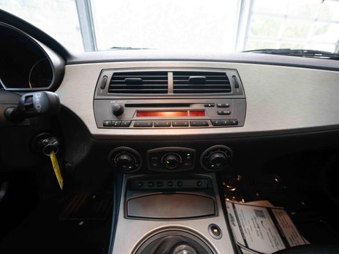 Used 2004 BMW Z4 2.5i RWD image 17