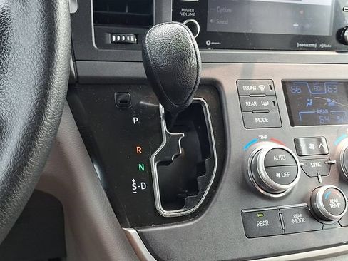 Certified 2020 Toyota Sienna LE FWD image 14