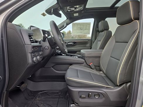 New 2026 Chevrolet Suburban Premier image 14