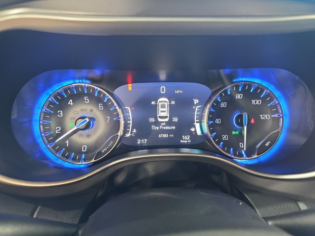 Used 2023 Chrysler Pacifica Touring-L FWD image 21