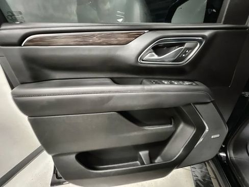 Certified 2022 Chevrolet Tahoe Z71 w/ Luxury Package AWD/4WD image 24