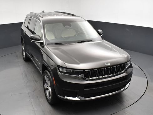 Used 2022 Jeep Grand Cherokee L Limited RWD image 18