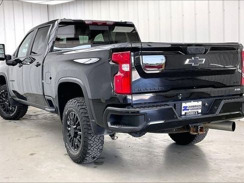 Used 2022 Chevrolet Silverado 2500 LTZ w/ LTZ Plus Package AWD/4WD image 11