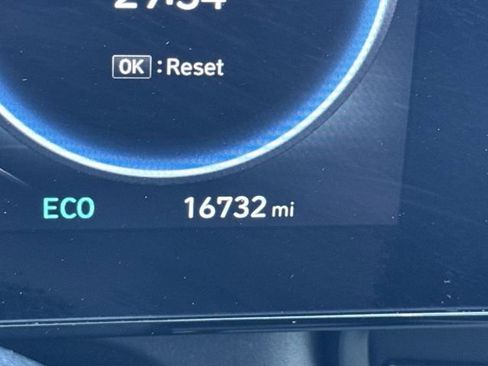 Used 2024 Hyundai Elantra Limited image 38