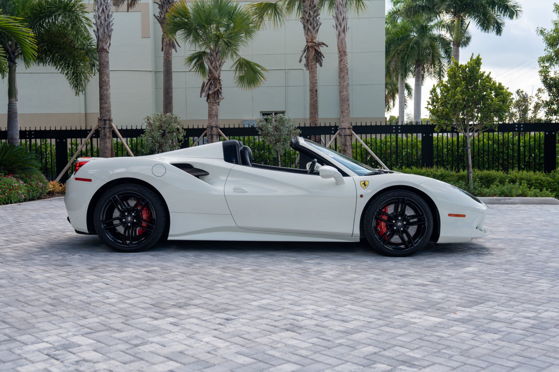 Used 2019 Ferrari 488 Spider RWD image 2